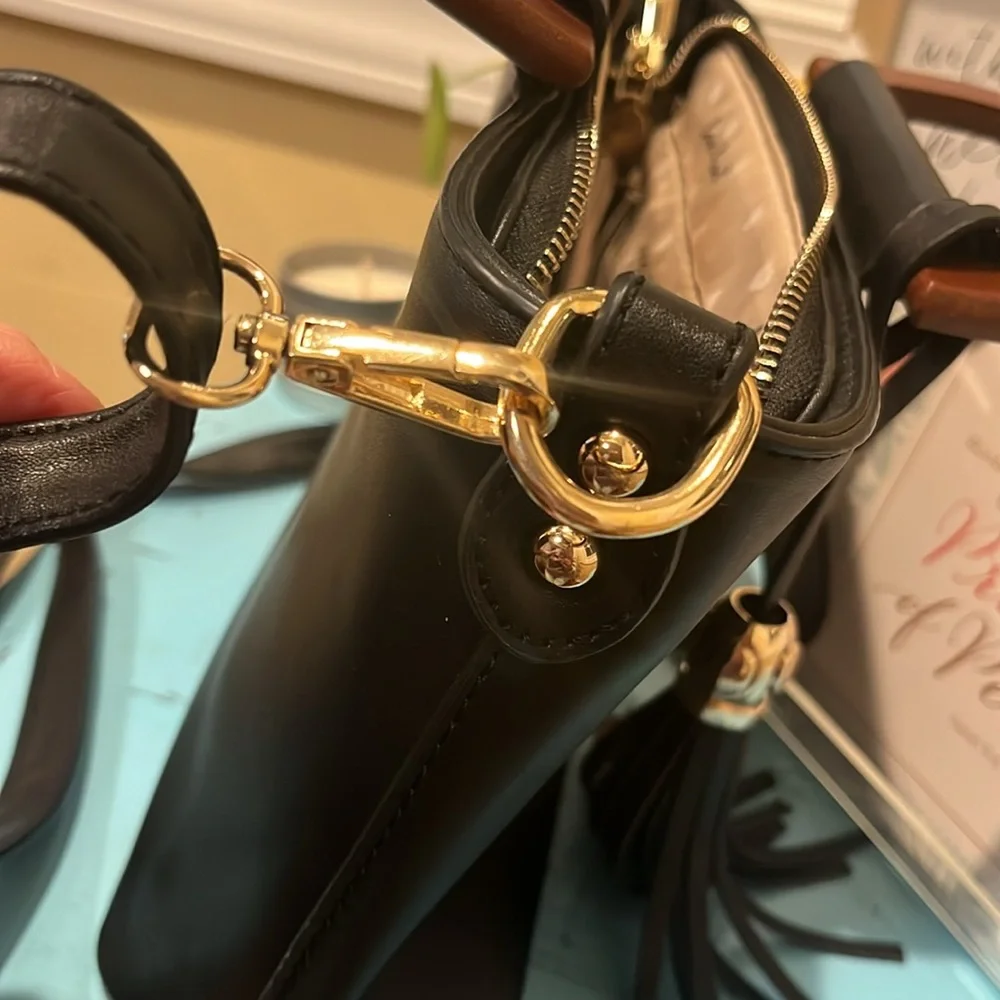 Love Trove 💗 Vegan Handbag + Crossbody, Black, EUC - Picture 4 of 9